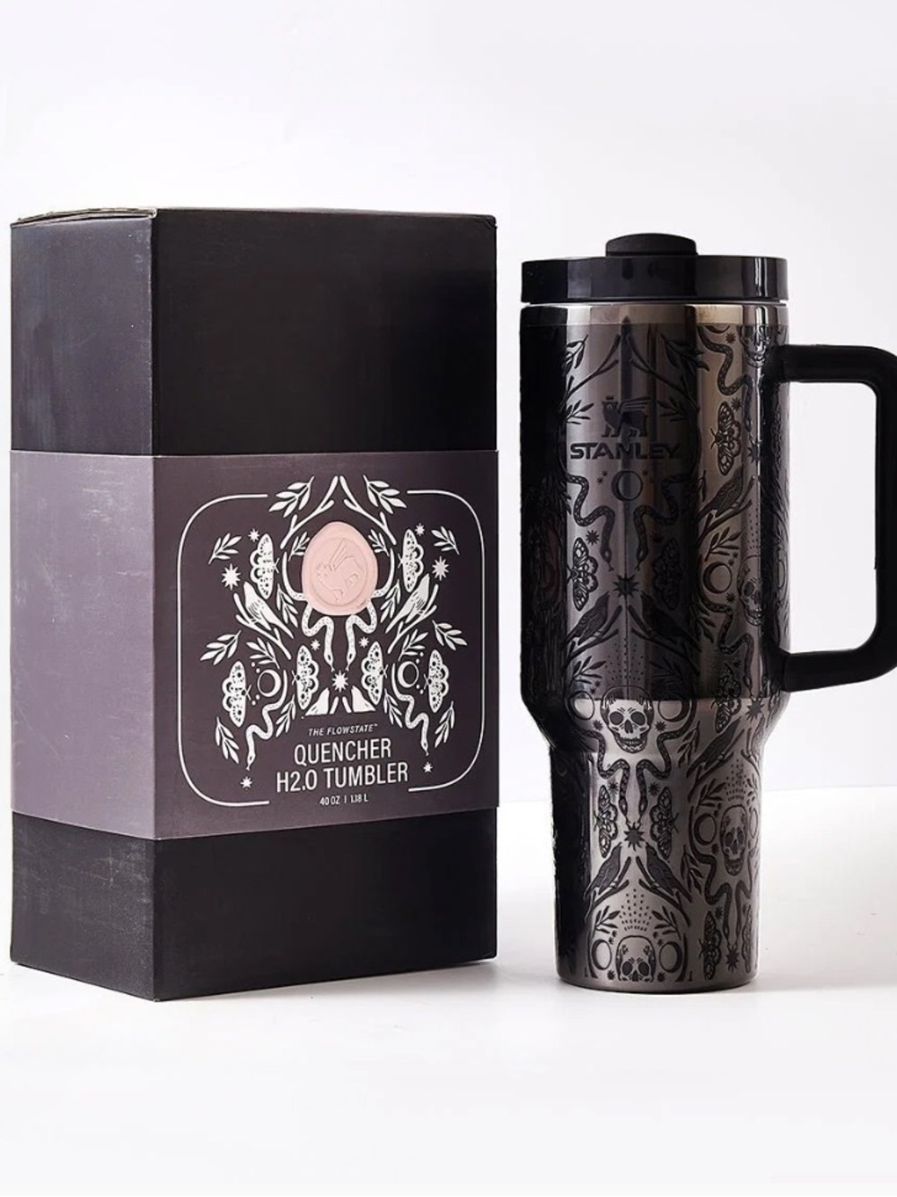 Stanley 40 oz Quencher Tumbler flowstate Handle Deadly Damask Black Halloween - Picture 7 of 7